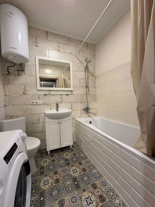 WITHOUT% I will sell a 1-room apartment in the residential complex Varshavsky microdistrict, Euro Ave.