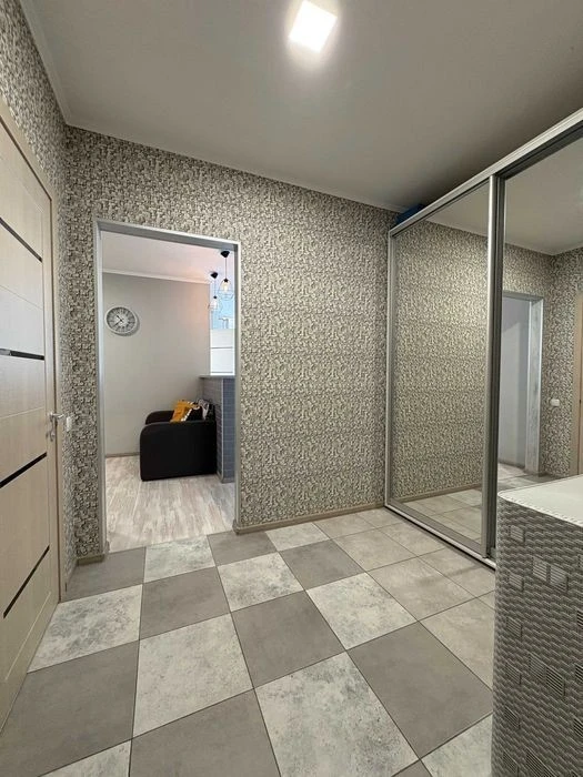 WITHOUT% I will sell a 1-room apartment in the residential complex Varshavsky microdistrict, Euro Ave.