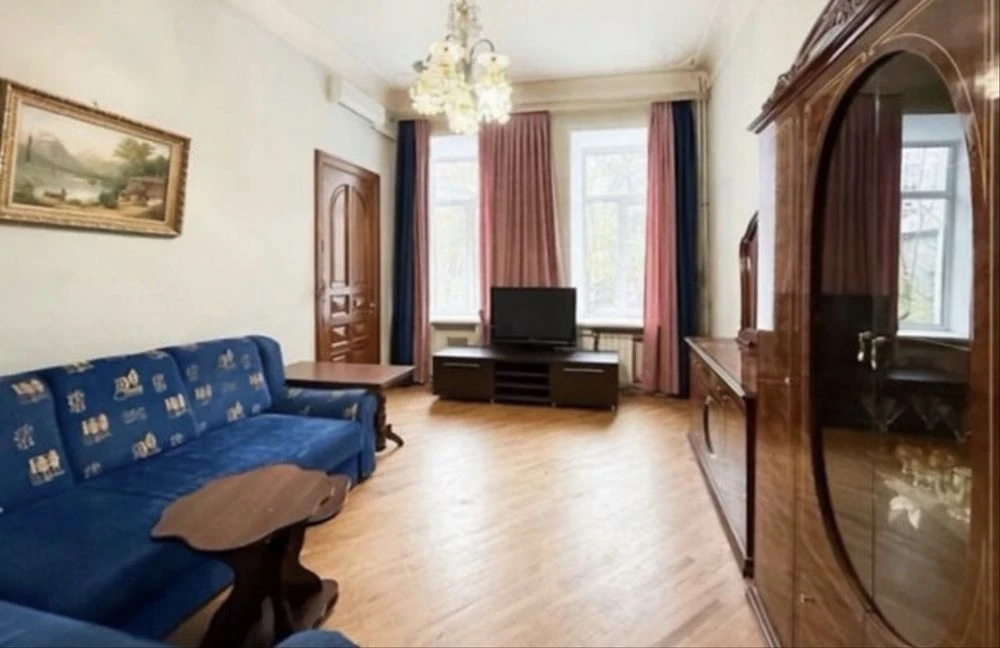 For sale 2-bedroom apartment, 2/5 sq. m., 61 sq. m., in the center of Kharkov, Beketova metro station.