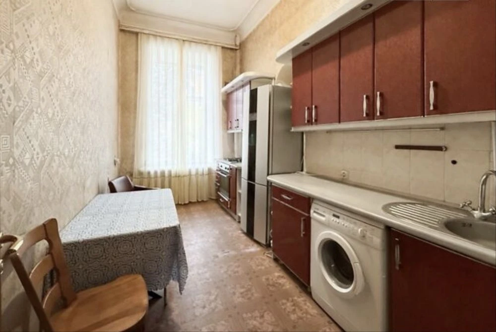 For sale 2-bedroom apartment, 2/5 sq. m., 61 sq. m., in the center of Kharkov, Beketova metro station.