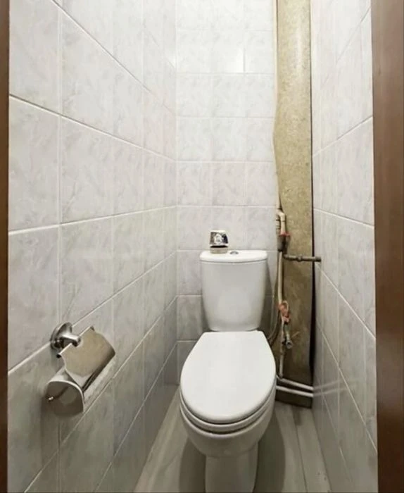 For sale 2-bedroom apartment, 2/5 sq. m., 61 sq. m., in the center of Kharkov, Beketova metro station.