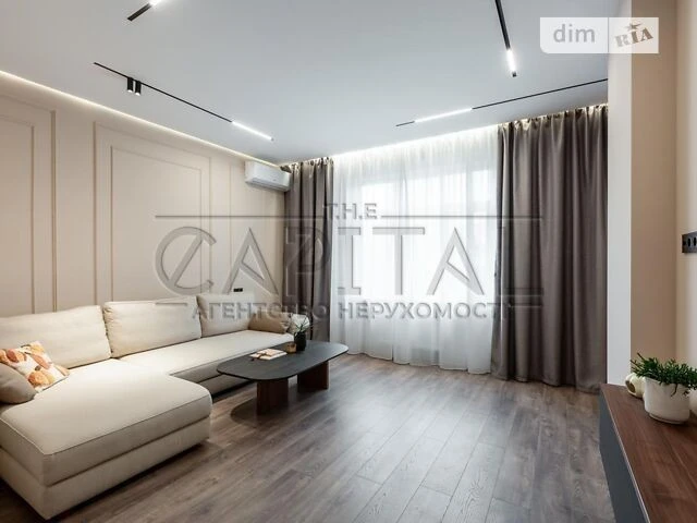 For sale 2-room apartment 81 sq. m. on Antonovycha St. 103 • ID 3470