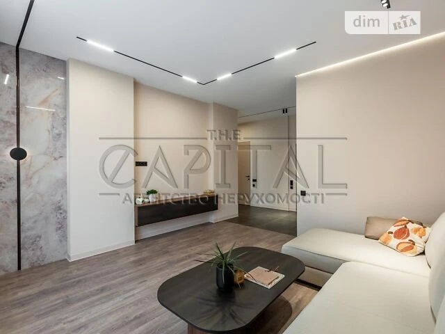 For sale 2-room apartment 81 sq. m. on Antonovycha St. 103 • ID 3470