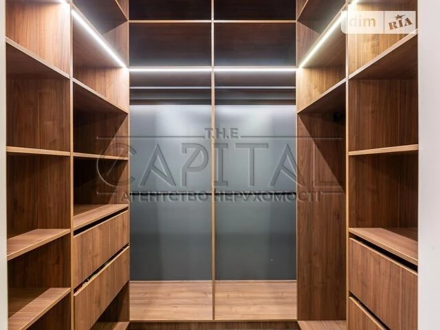 For sale 2-room apartment 81 sq. m. on Antonovycha St. 103 • ID 3470