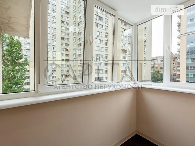 For sale 2-room apartment 81 sq. m. on Antonovycha St. 103 • ID 3470