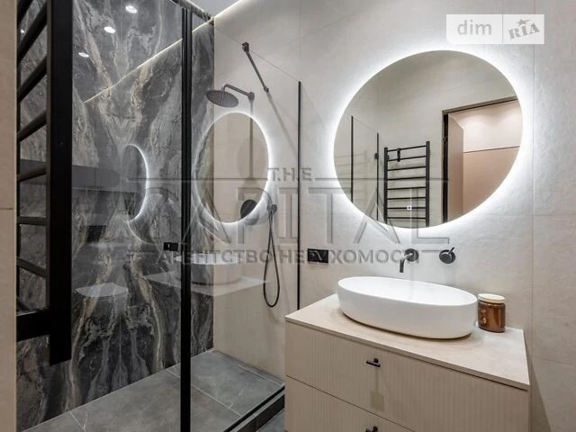 For sale 2-room apartment 81 sq. m. on Antonovycha St. 103 • ID 3470