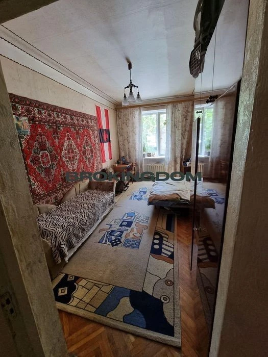 I am selling a two-room apartment.