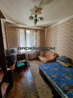 I am selling a two-room apartment.