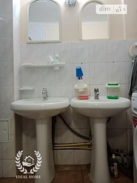 Продаж кімнати 11.6 кв. м на вул. Азербайджанська 8Б • ID 28