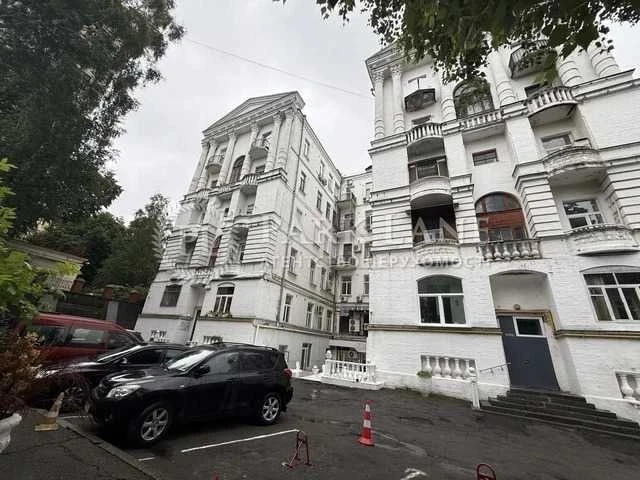 3k sq m Luteranska Khreshchatyk Zankovetska Center Lypka