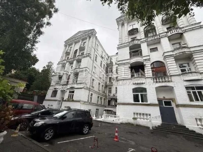 3k sq m Luteranska Khreshchatyk Zankovetska Center Lypka