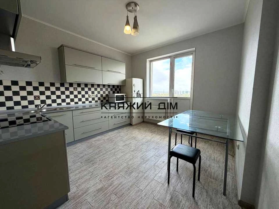 Apartment. Kyiv, Kharkiv highway