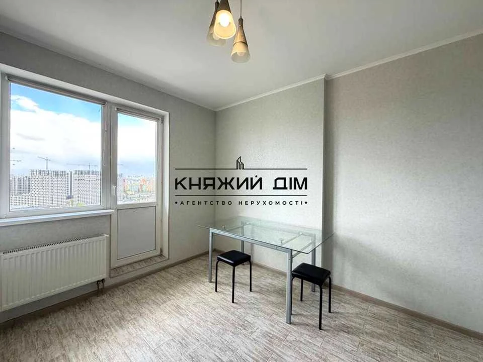 Apartment. Kyiv, Kharkiv highway
