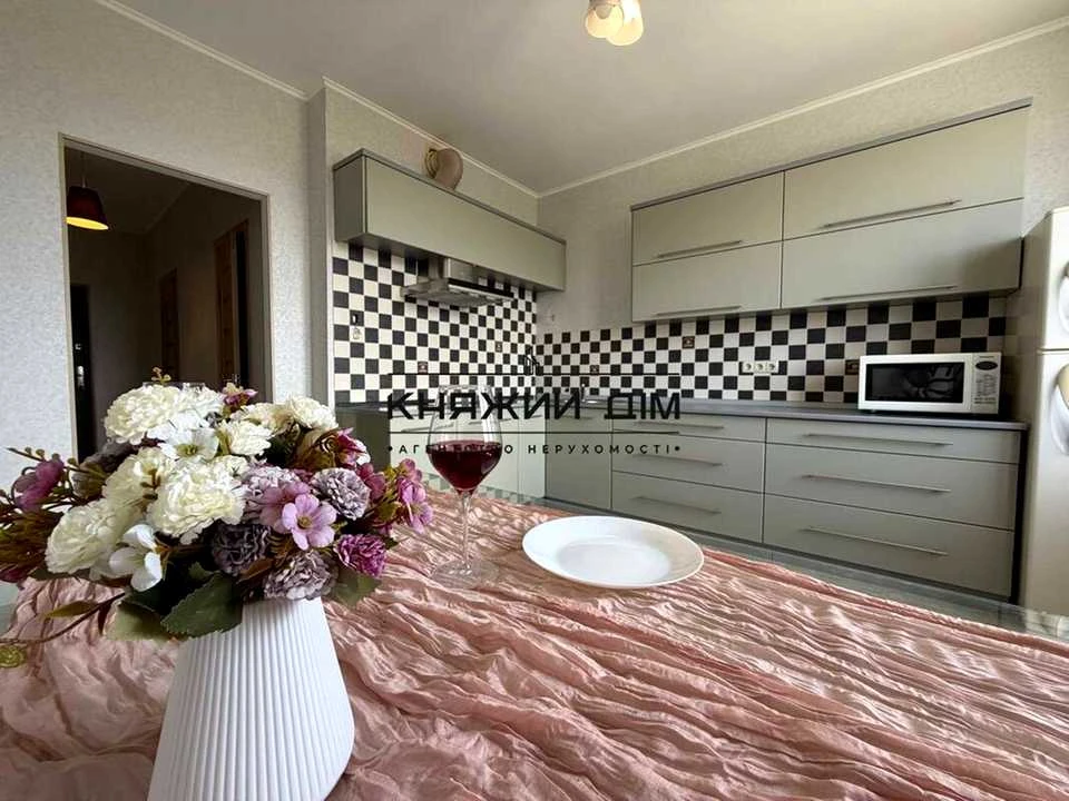 Apartment. Kyiv, Kharkiv highway