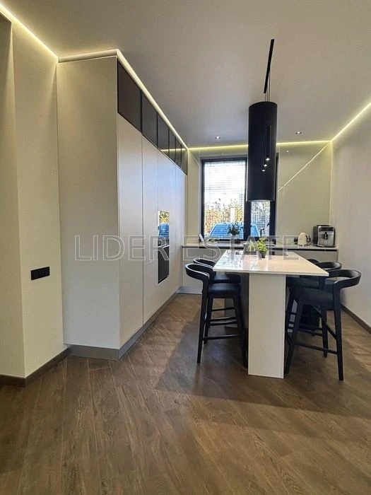 Продається таунхаус: 4 кімнати, 150 м², 2.5 сотки, Ужгород!
