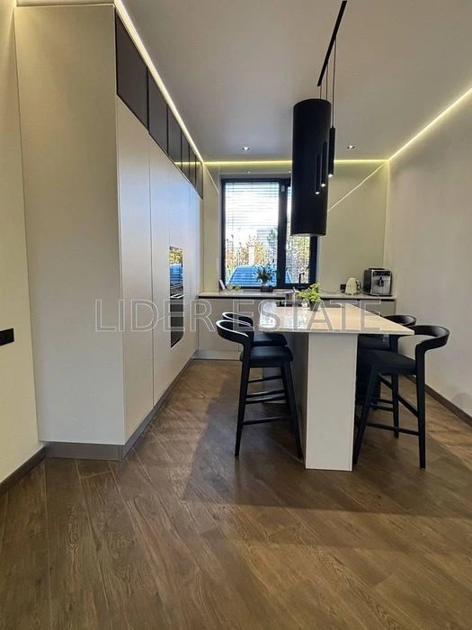 Продається таунхаус: 4 кімнати, 150 м², 2.5 сотки, Ужгород!