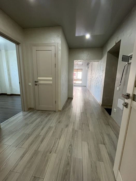 Продается квартира с большой кухней 30м., в ЖК закрытого типа.