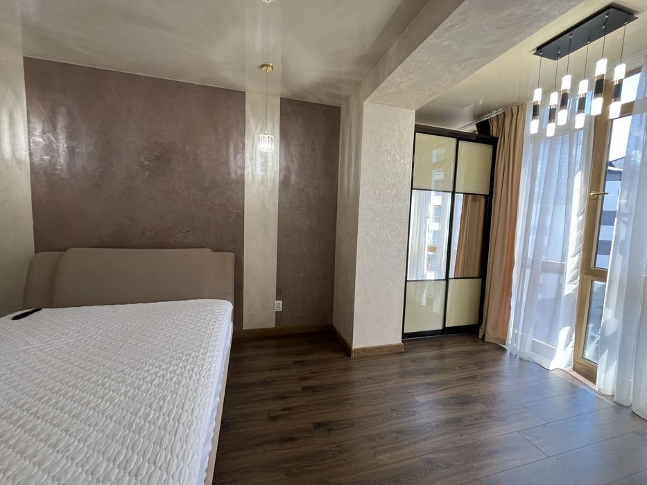 Продается квартира с большой кухней 30м., в ЖК закрытого типа.