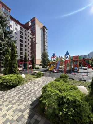 Продается квартира с большой кухней 30м., в ЖК закрытого типа.