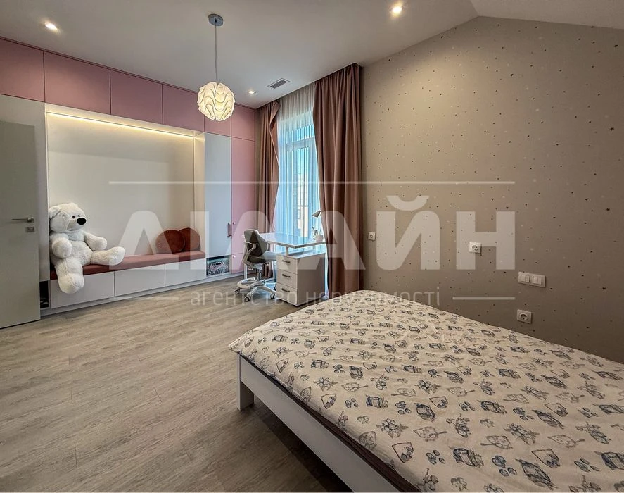 House with new renovation in 2024 on Velikiy Lug