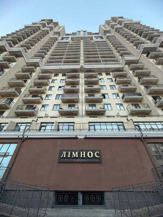 3-ком. квартира в ЖК «Лимнос» с прямым видом на море! Аркады