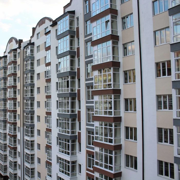 Выгодно, Сдана, готовая к ремонту, 3-комнатная в Центре.