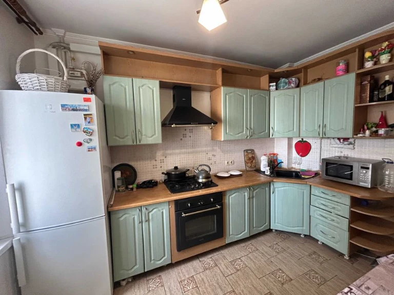 Продам 3 кімн.кв. Парковая