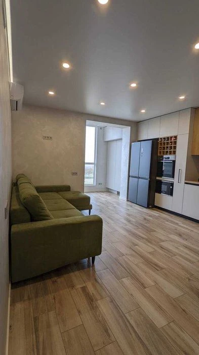 Продам 4х кімнатну квартиру з Гаражем ЖК Щасливий 1250$/м Ви