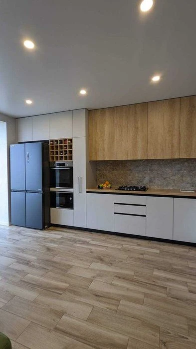 Продам 4х кімнатну квартиру з Гаражем ЖК Щасливий 1250$/м Ви