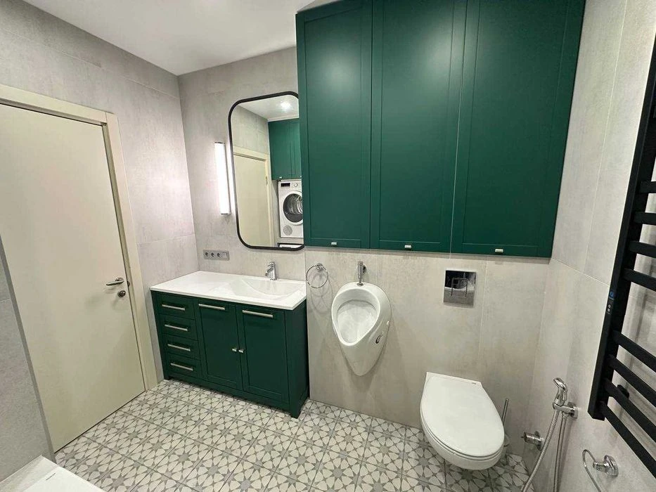 Продам 4х кімнатну квартиру з Гаражем ЖК Щасливий 1250$/м Ви