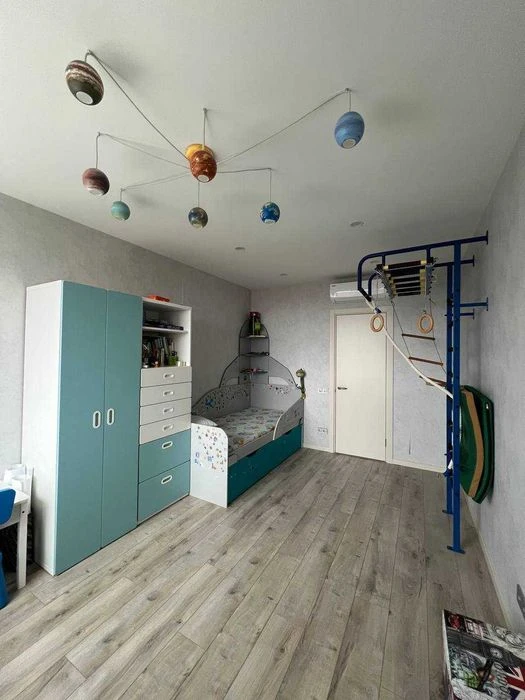 Продам 4х кімнатну квартиру з Гаражем ЖК Щасливий 1250$/м Ви