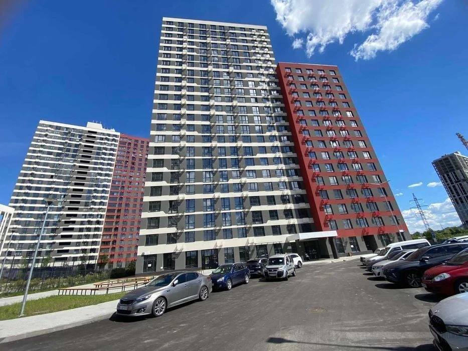 Selling a 1-room apartment in the residential complex Varshavsky-3, a rented house.