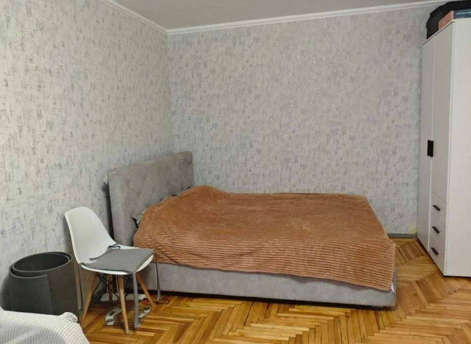 1st apartment for sale in Dnipro district
