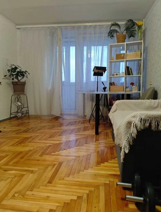1st apartment for sale in Dnipro district
