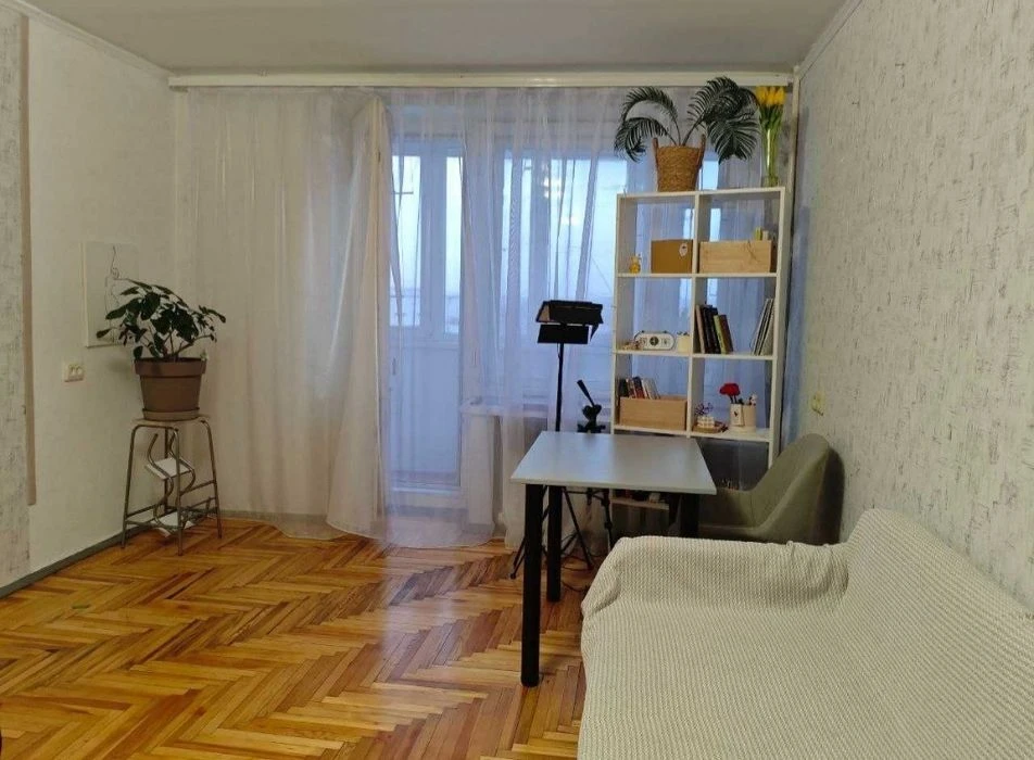 1st apartment for sale in Dnipro district