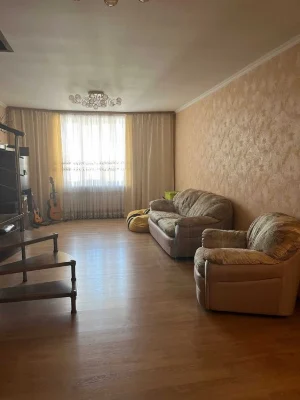 I am selling a 4-room apartment.