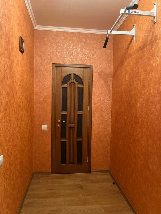 I am selling a 4-room apartment.
