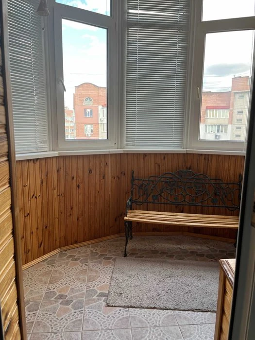 I am selling a 4-room apartment.