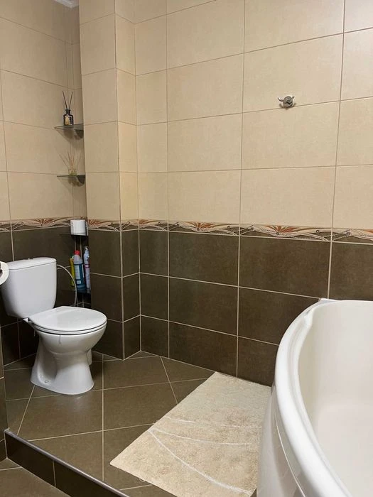 I am selling a 4-room apartment.