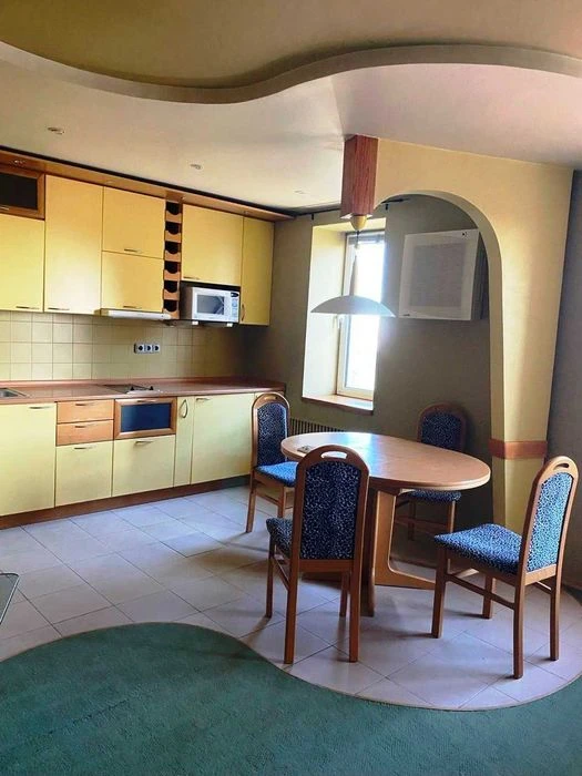 "Stargorod", metro station "Yaroslava Mudroho" excellent apartment in the price