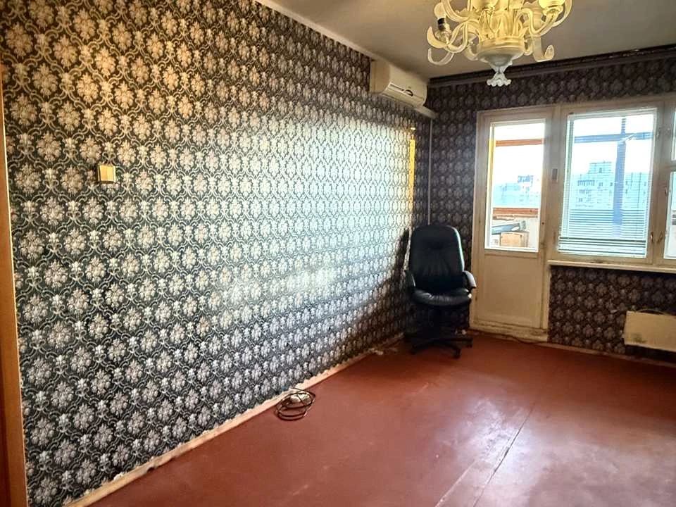 Apartment. Kyiv, Radunska St.