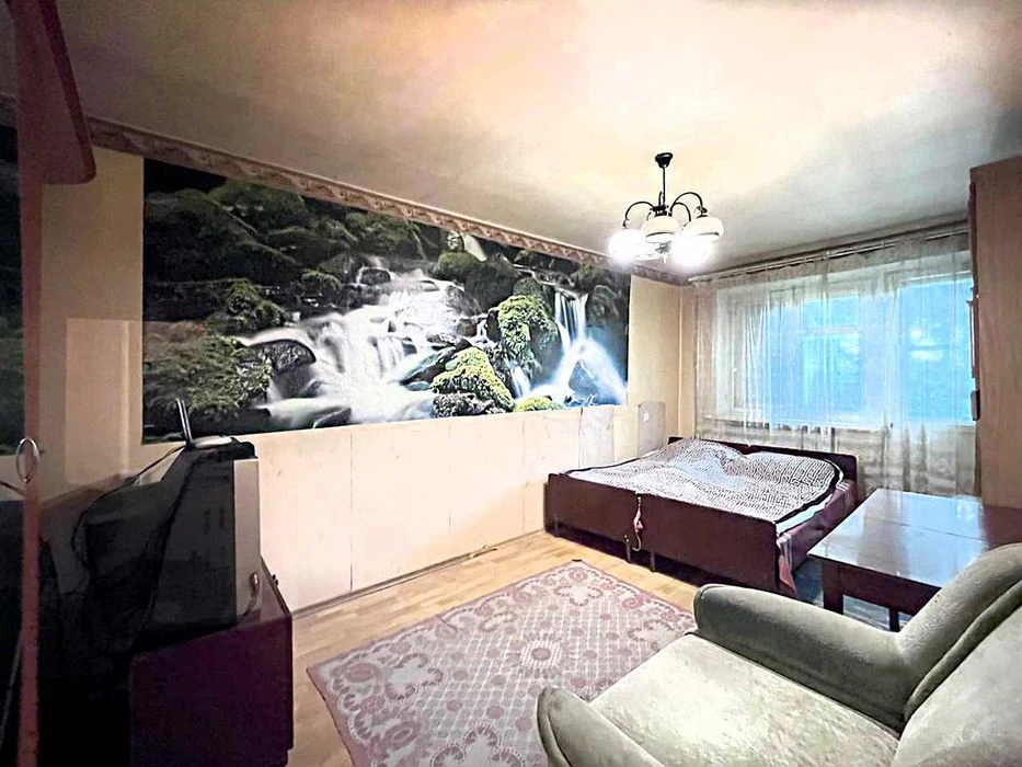 2 rooms in BRICK with COSMETICS middle floor ROBOCHOYA district (71