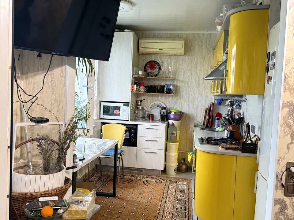 Apartment. Kharkiv, Neskorenykh St.