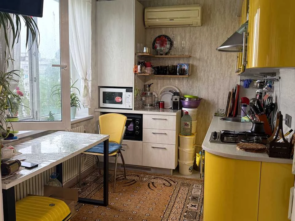 Apartment. Kharkiv, Neskorenykh St.