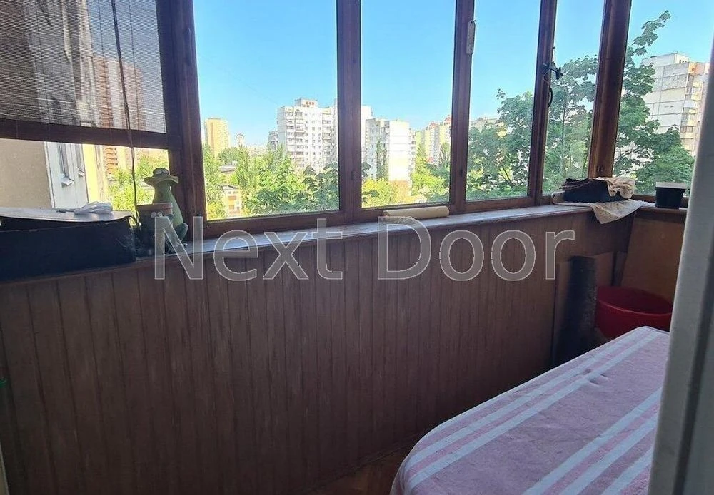 3-room apartment for sale 70 m² - L. Lukyanenka St. 33/35 metro station Mi