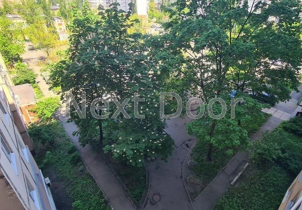 3-room apartment for sale 70 m² - L. Lukyanenka St. 33/35 metro station Mi