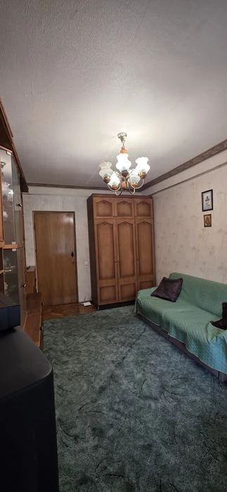 Продажа двухкомнатной квартиры. Ул. Краковская 10.Метро Дарны