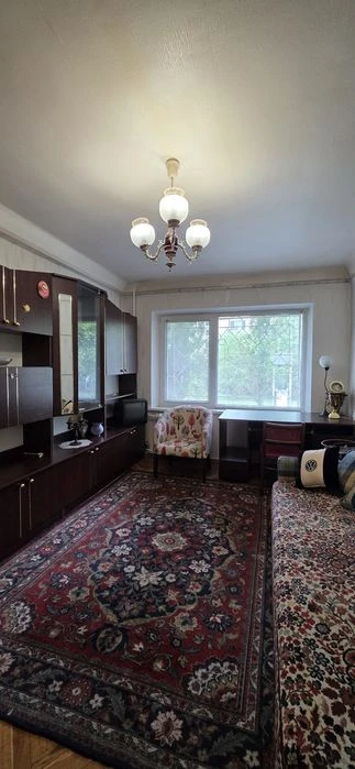 Продажа двухкомнатной квартиры. Ул. Краковская 10.Метро Дарны