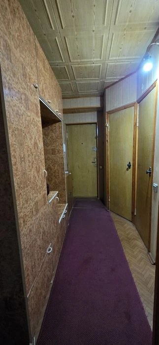 Продажа двухкомнатной квартиры. Ул. Краковская 10.Метро Дарны