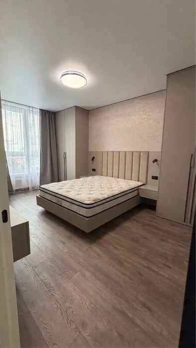 Продаж від власника, нова квартира з сучасним ремонтом жк бі
